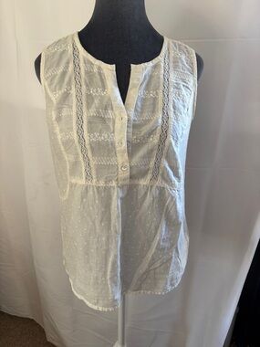 Fat Face Sz 4 White Sleeveless Eyelet Lace Split-Neck Top